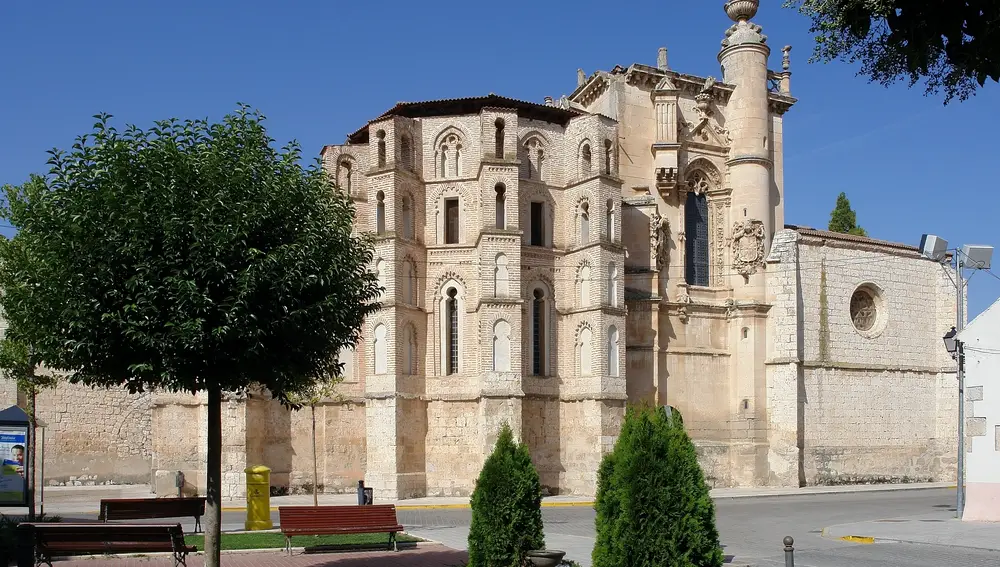 Fachada y convento de San Pablo