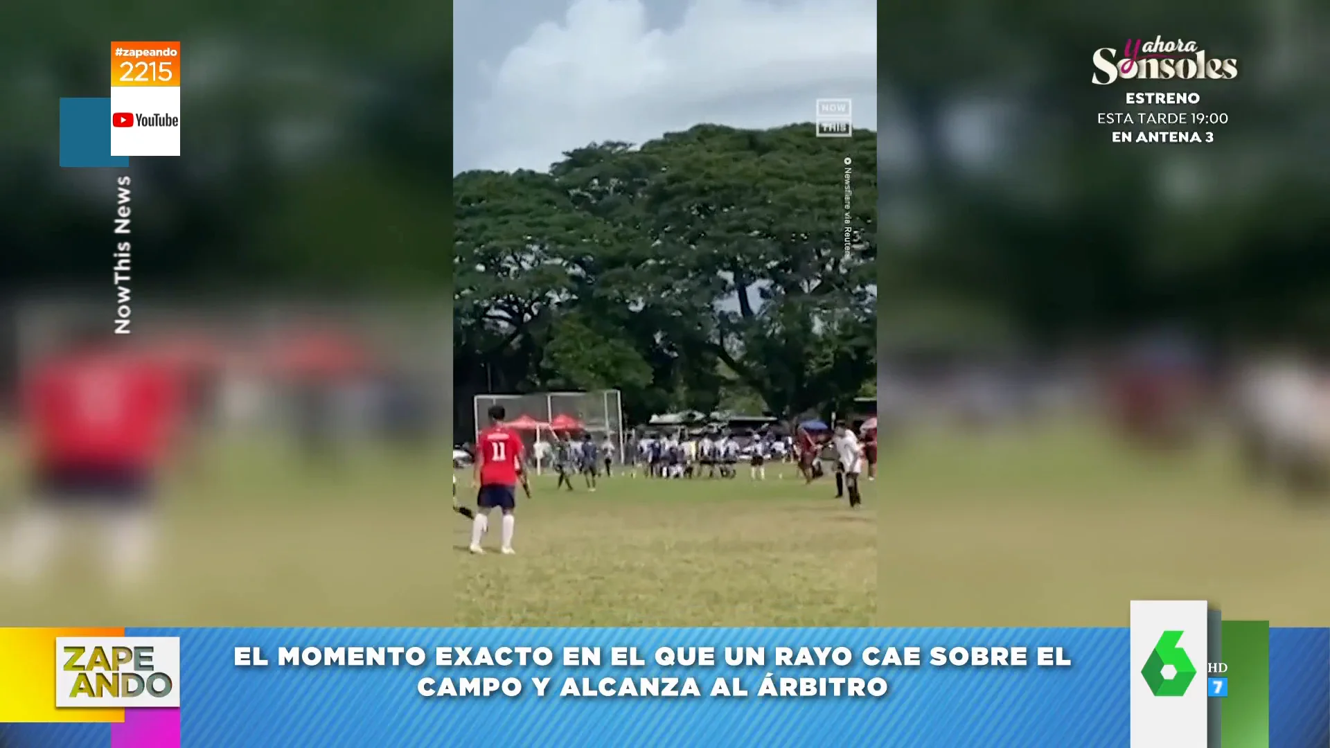 El momento en el que un rayo impacta contra el árbitro de un partido de fútbol 