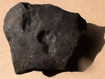 Recuperan y analizan por primera vez un meteorito caido en Galicia Recuperan y analizan por primera vez un meteorito caido en Galicia