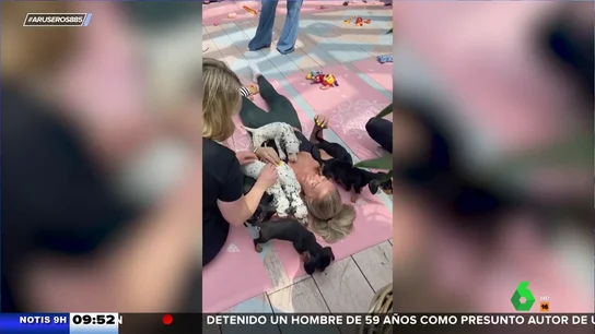 Llega el 'puppy yoga', la técnica de relajación con cachorritos de perro para aliviar el estrés Llega el 'puppy yoga', la técnica de relajación con cachorritos de perro para aliviar el estrés