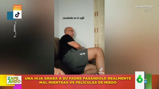 Los sustos virales de un padre cada vez que ve una peli de miedo Los sustos virales de un padre cada vez que ve una peli de miedo
