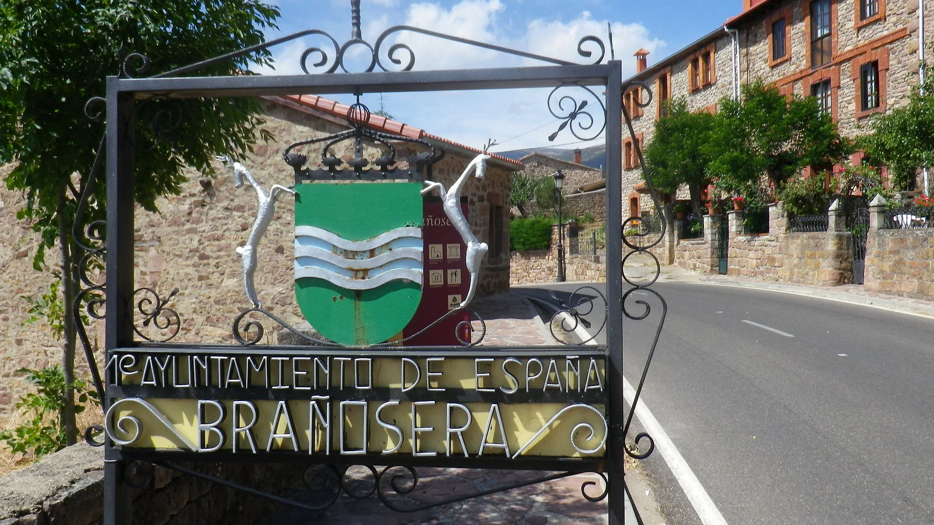 Brañosera, el pueblo más antiguo de España Brañosera, el pueblo más antiguo de España
