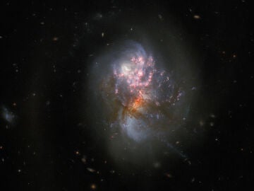 Dos galaxias fusionándose