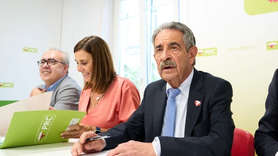 Miguel Ángel Revilla volverá a presentar su candidatura para ser presidente de Cantabria en 2023. Miguel Ángel Revilla volverá a presentar su candidatura para ser presidente de Cantabria en 2023.