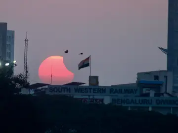 Asi se vio el eclipse solar parcial en el mundo Asi se vio el eclipse solar parcial en el mundo