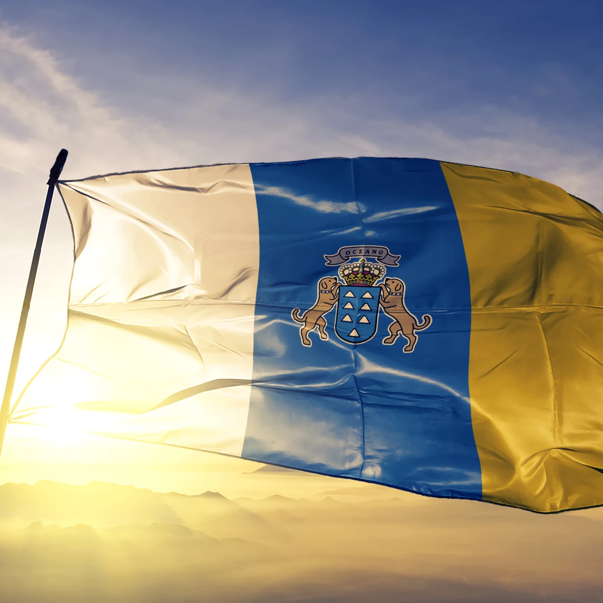Primitivo Empotrar Cumplir Blanca, azul y amarilla: El origen de la bandera de Canarias