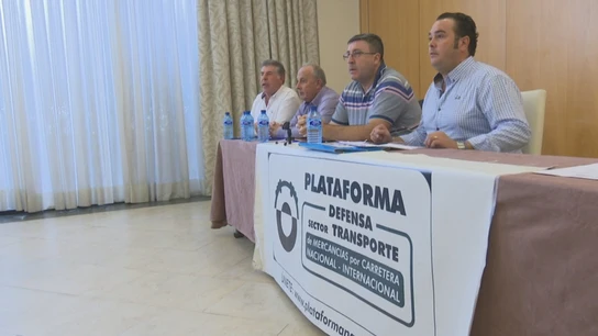 La plataforma en defensa del transporte amenaza con una nueva huelga La plataforma en defensa del transporte amenaza con una nueva huelga