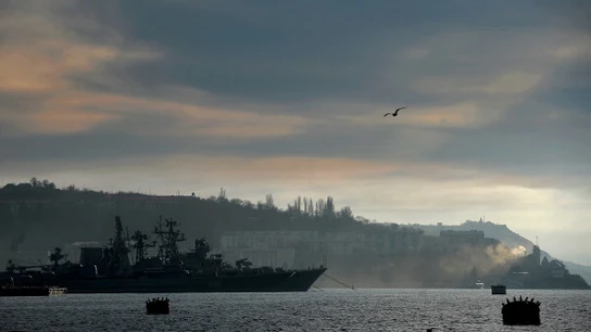 Ucrania ataca la base naval rusa en Sebastopol, Crimea Ucrania ataca la base naval rusa en Sebastopol, Crimea