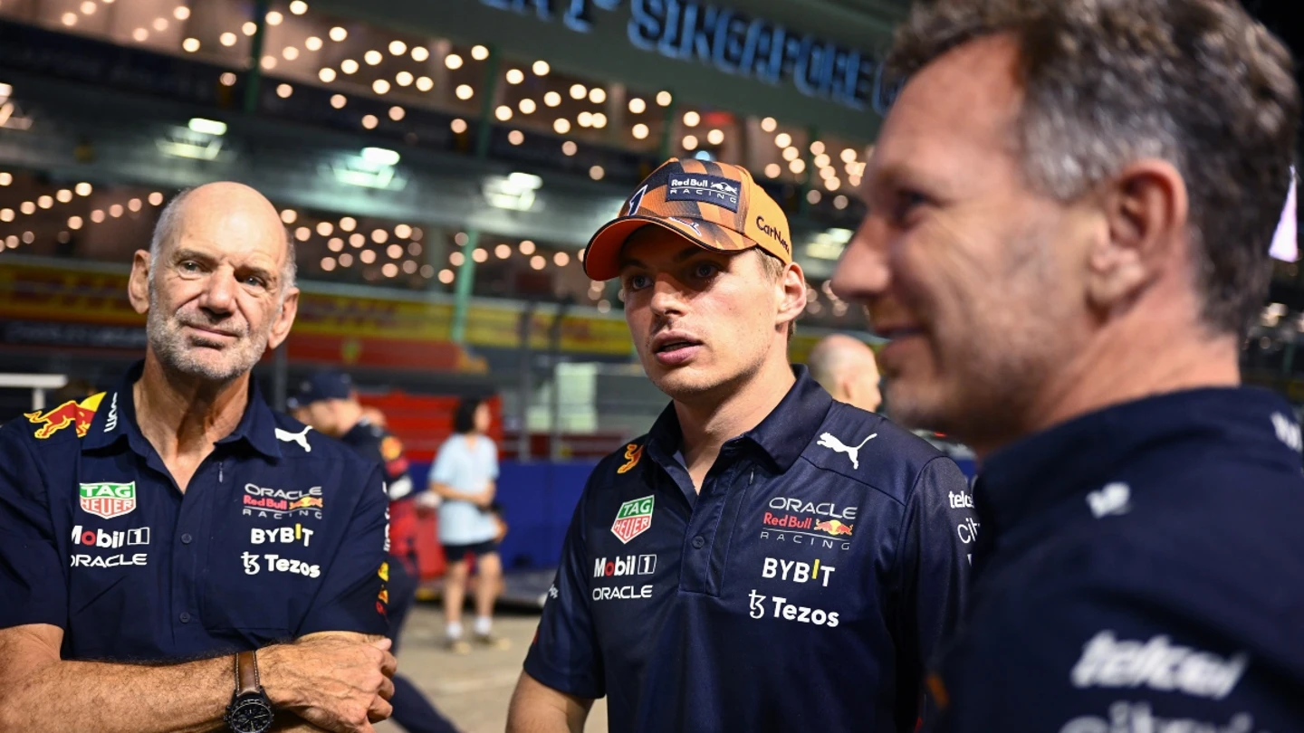 Max Verstappen, con Christian Horner y Adrian Newey Max Verstappen, con Christian Horner y Adrian Newey