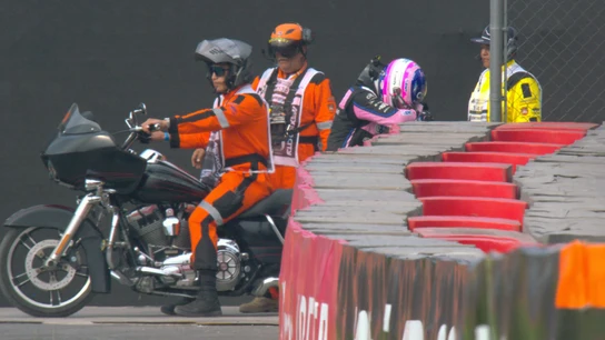 Fernando Alonso abandona en México Fernando Alonso abandona en México