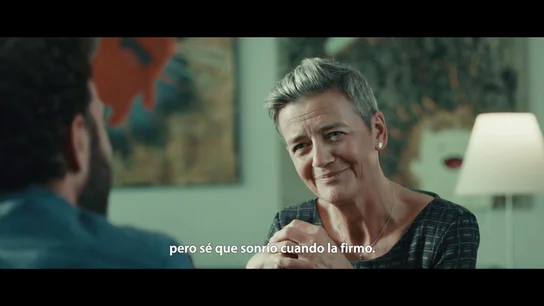 "Sonrío cuando firmo las multas": la sorprendente confesión de la comisaria europea de Competencia al hablar de los castigos a Amazon "Sonrío cuando firmo las multas": la sorprendente confesión de la comisaria europea de Competencia al hablar de los castigos a Amazon