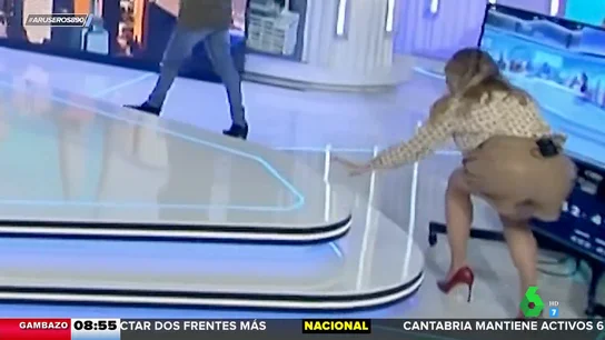 María Moya es pillada entrando en el plató de Aruser@s a cuatro patas: "Así se vuelve del 'after'" María Moya es pillada entrando en el plató de Aruser@s a cuatro patas: "Así se vuelve del 'after'"