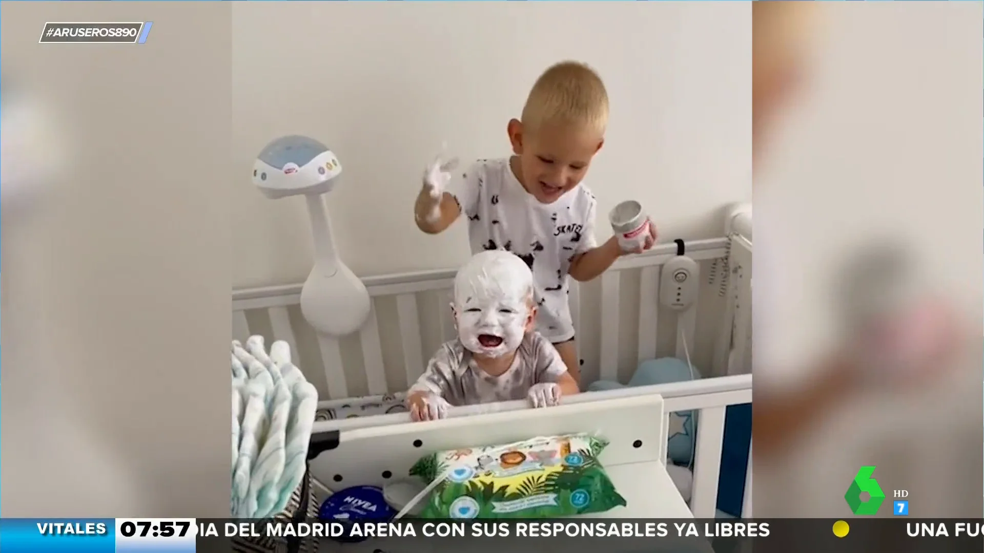 El vídeo viral que muestra los peligros de dejar la crema hidratante al alcance de los niños