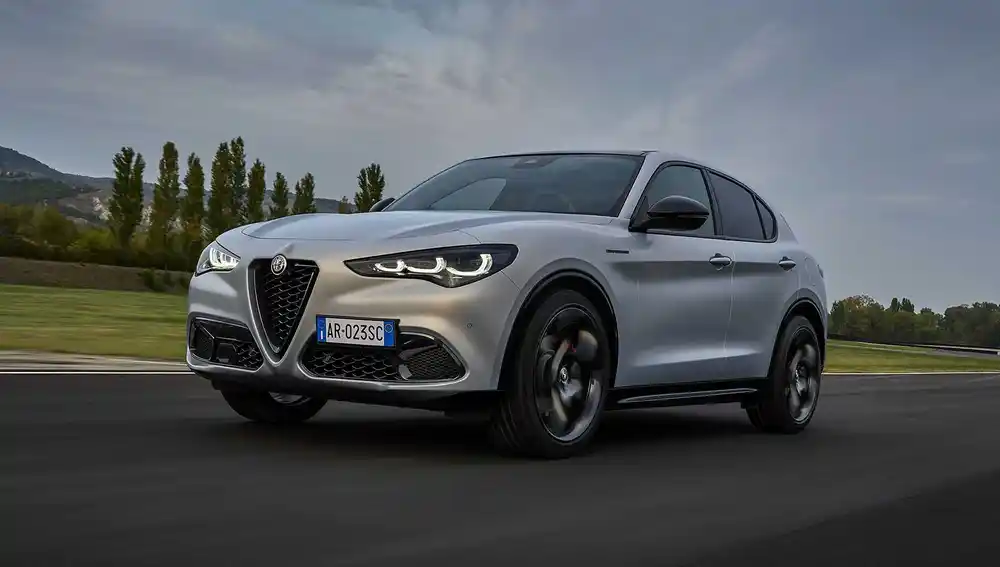 Alfa Romeo Stelvio 2023: el SUV italiano tiene más cuore que nunca