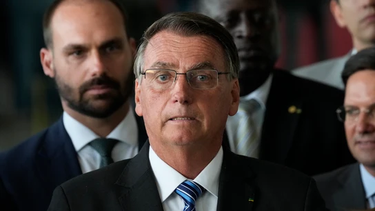 Jair Bolsonaro comparece desde el Palacio Presidencial en Brasilia tras su derrota electoral Jair Bolsonaro comparece desde el Palacio Presidencial en Brasilia tras su derrota electoral