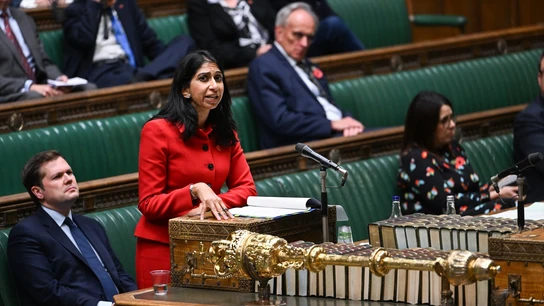 La ministra británica Suella Braverman, califica de "invasión" la llegada de inmigrantes al país. La ministra británica Suella Braverman, califica de "invasión" la llegada de inmigrantes al país.
