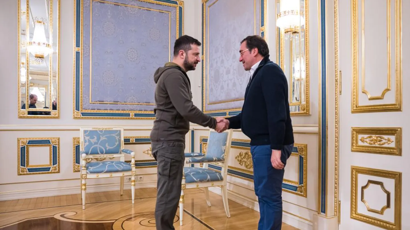 El presidente Zelenski y el ministro Albares en Kiev El presidente Zelenski y el ministro Albares en Kiev