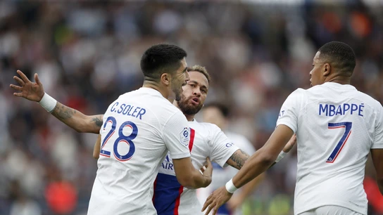 Carlos Soler, Neymar y Kylian Mbappé Carlos Soler, Neymar y Kylian Mbappé