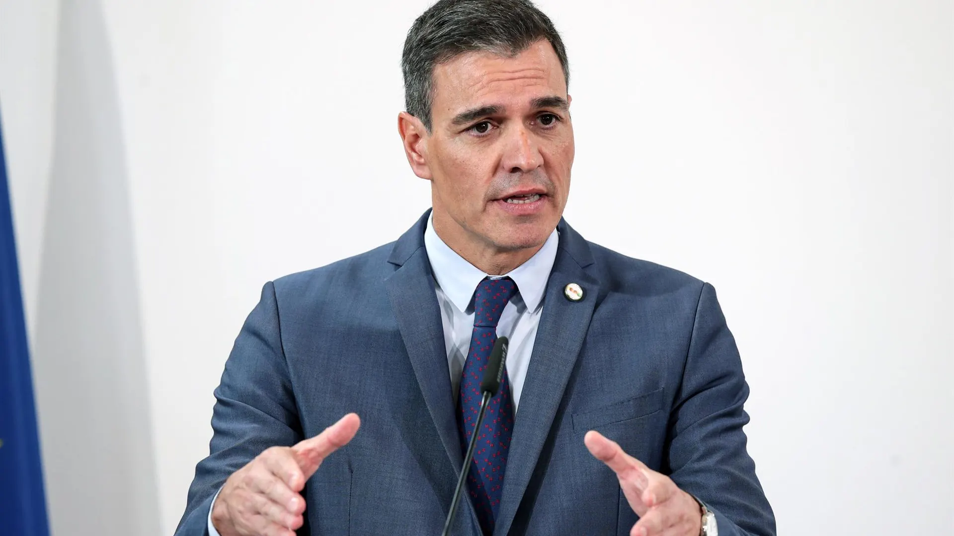 Pedro Sánchez, presidente del Gobierno, durante una rueda de prensa en la Cumbre Hispano-Lusa.