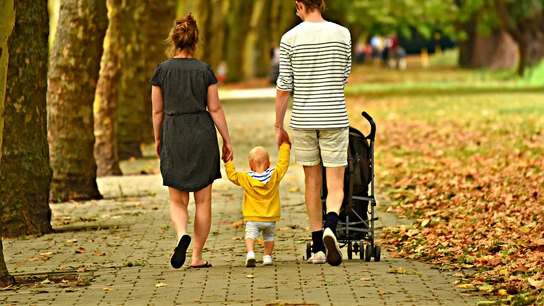 Las empresas en Portugal no podrán obligar a trabajar a los padres de menores de 12 años durante los fines de semana Las empresas en Portugal no podrán obligar a trabajar a los padres de menores de 12 años durante los fines de semana