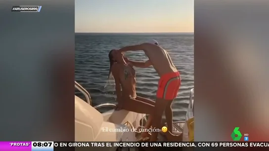 El romántico gesto de Enrique Ponce con Ana Soria durante un paseo en barco El romántico gesto de Enrique Ponce con Ana Soria durante un paseo en barco