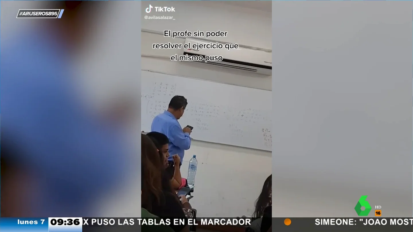 La pillada de unos alumnos a su profesor: pone un examen tan difícil que no sabe resolverlo ni él La pillada de unos alumnos a su profesor: pone un examen tan difícil que no sabe resolverlo ni él