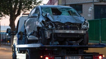 Vista del vehículo involucrado en el atropello mortal de cuatro personas en Torrejón