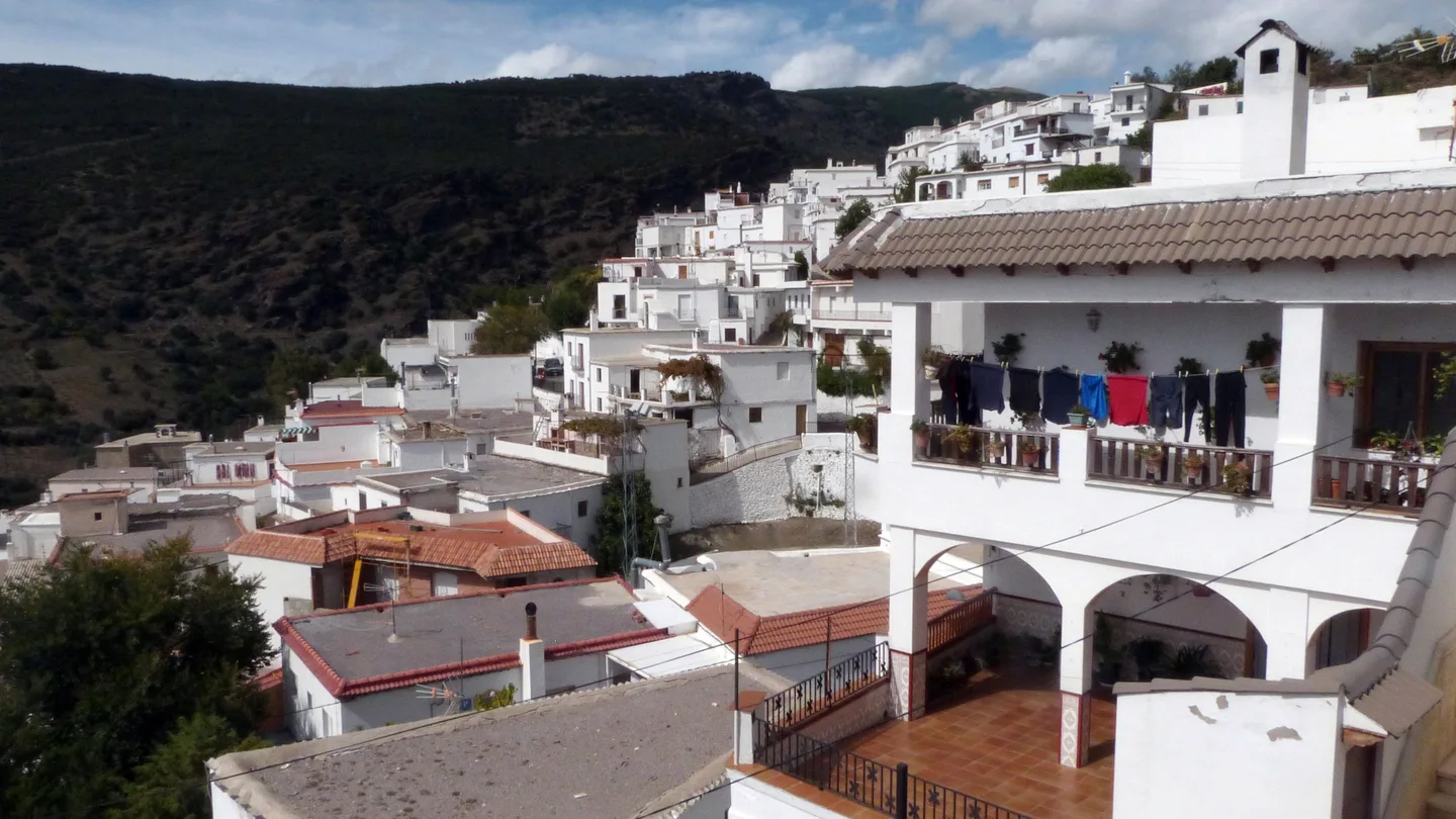 Cómo Bayárcal pasó de pedir ayuda para repoblar el pueblo a ganar el Gordo de la Lotería Cómo Bayárcal pasó de pedir ayuda para repoblar el pueblo a ganar el Gordo de la Lotería