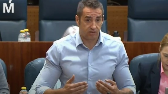 El aplaudido discurso de Emilio Delgado (Más Madrid) sobre la 'cultura del esfuerzo' que predican desde el PP