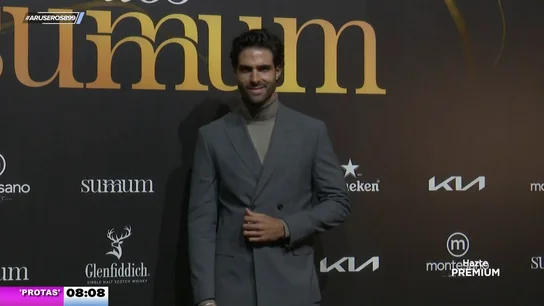 "Duelo de guapos" en los Premios Summum: de Andrés Velencoso a Juan Betancourt pasando por David Ascanio "Duelo de guapos" en los Premios Summum: de Andrés Velencoso a Juan Betancourt pasando por David Ascanio
