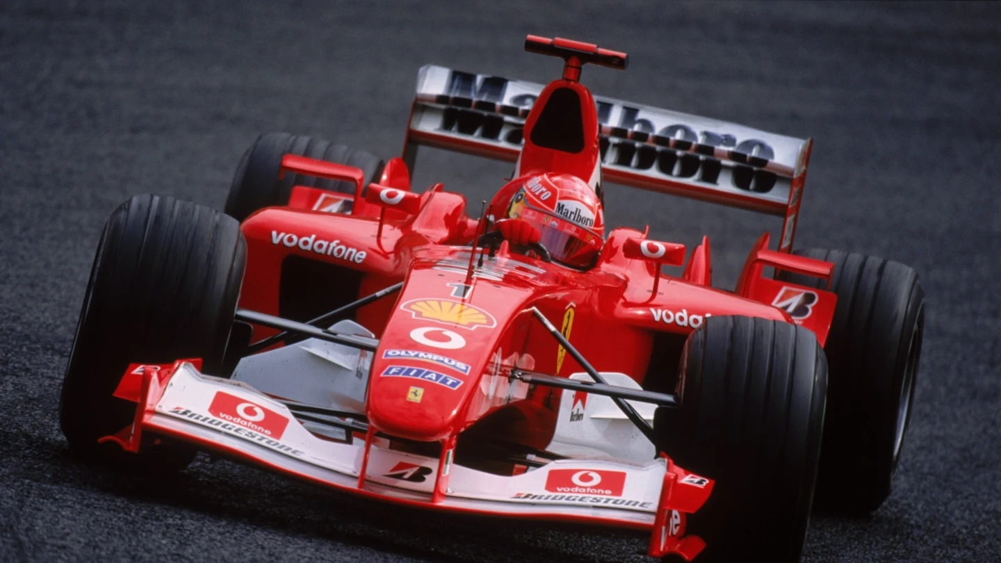 Michael Schumacher con el F2003-GA Michael Schumacher con el F2003-GA