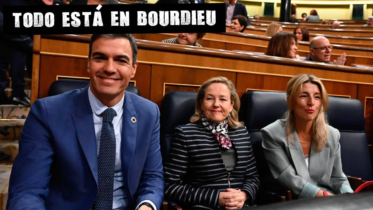 Pedro Sánchez junto a las vicepresidentas en el Congreso
