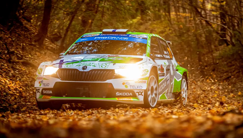 Emil Lindholm vuela hacia su título de WRC2