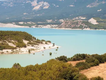 ¿Quieres conocer un mar en pleno Pirineo? Vámonos al embalse de Yesa ¿Quieres conocer un mar en pleno Pirineo? Vámonos al embalse de Yesa