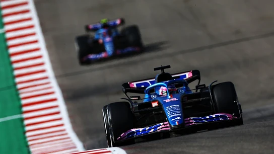 Fernando Alonso, por delante de Esteban Ocon Fernando Alonso, por delante de Esteban Ocon