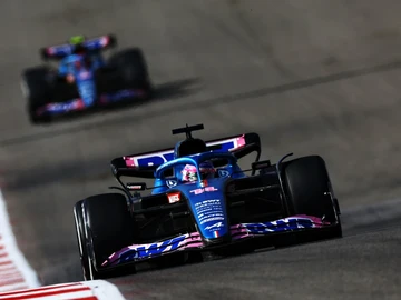 Fernando Alonso, por delante de Esteban Ocon Fernando Alonso, por delante de Esteban Ocon