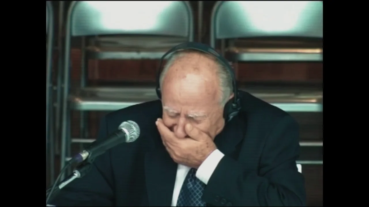 Las lágrimas del capitán del Prestige en el juicio: "Es una persona que ha sufrido, no un señorito del barrio de Salamanca"