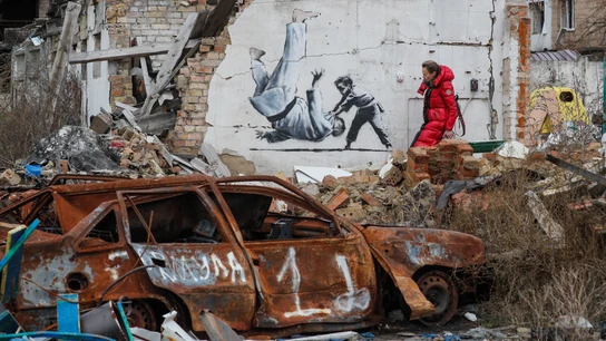 Un grafiti de Banksy en Borodyanka.  Un grafiti de Banksy en Borodyanka.
