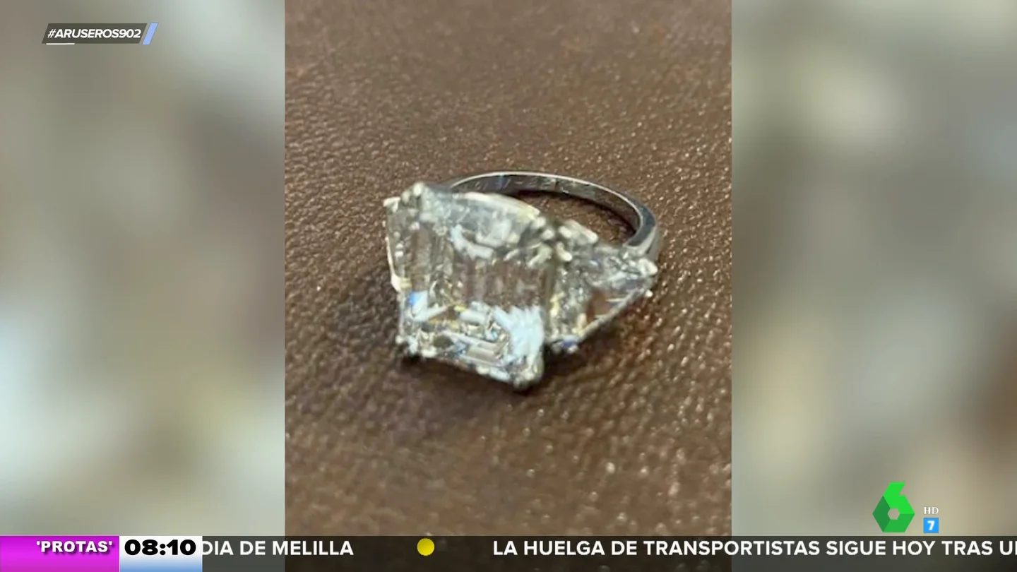 Este es el anillo que el rey Juan Carlos le regaló a Corinna Larsen, valorado en más de un millón de euros Este es el anillo que el rey Juan Carlos le regaló a Corinna Larsen, valorado en más de un millón de euros