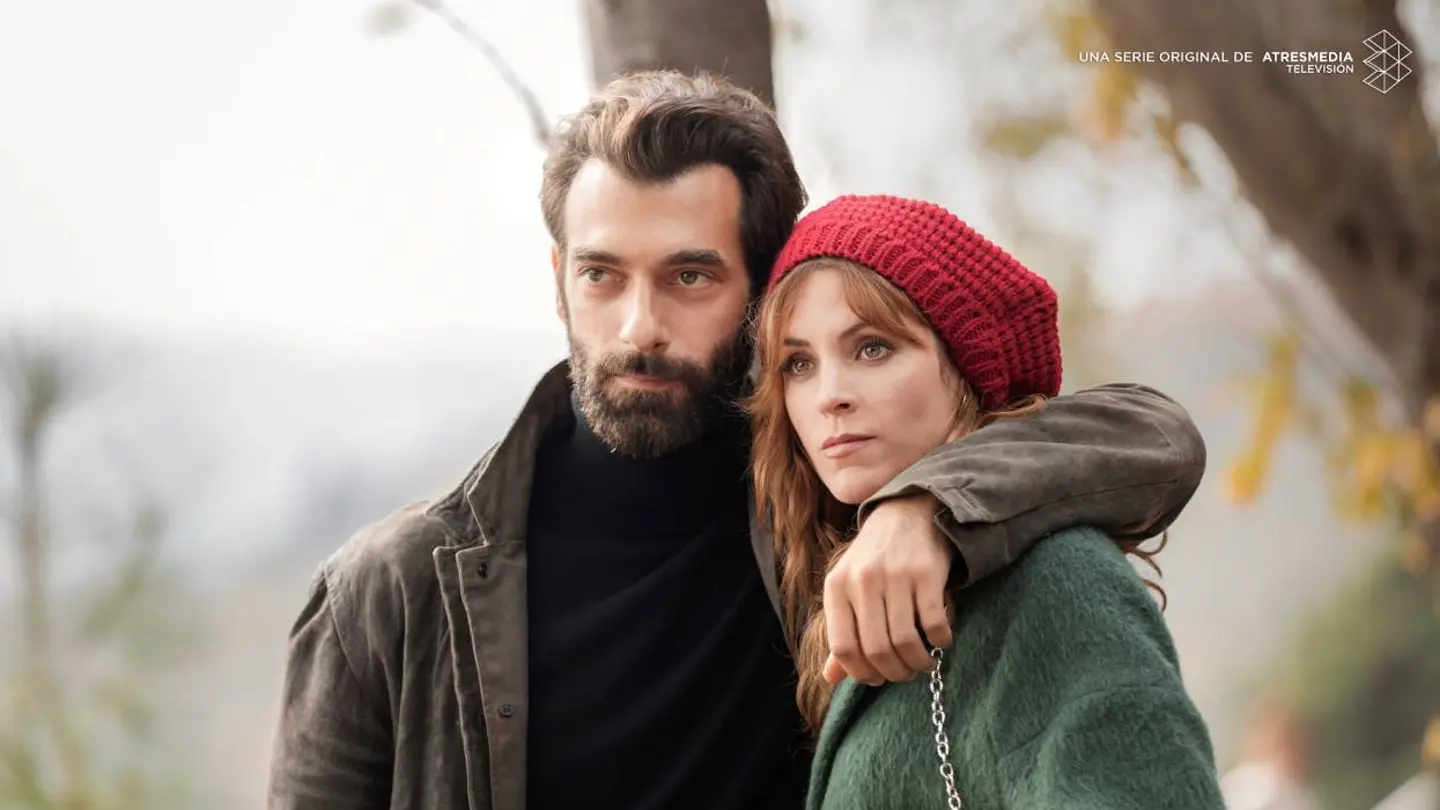 Primera imagen de 'La pasión turca' con sus protagonistas Maggie Civantos e Iker Kaleli. Primera imagen de 'La pasión turca' con sus protagonistas Maggie Civantos e Iker Kaleli.
