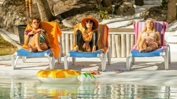 The tranquility of the protagonists of 'Sky Rojo' will not last long.