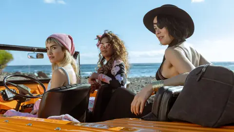 Vuelven Lali Espósito, Yany Prado y Verónica Sánchez, las protagonistas de 'Sky Rojo' para la temporada final. Vuelven Lali Espósito, Yany Prado y Verónica Sánchez, las protagonistas de 'Sky Rojo' para la temporada final.