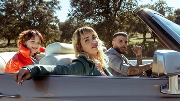 Catalina Sopelpana and Rauw Alejandro, together with Lali Espósito, join 'Sky Rojo'.