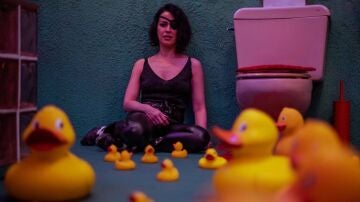 Verónica Sánchez gets back into Coral's skin for the third season of 'Sky Rojo'.