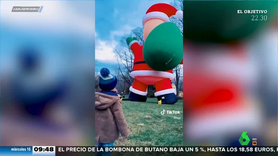 Así es el Santa Claus gigante de 15 metros que cuesta 3.500 euros Así es el Santa Claus gigante de 15 metros que cuesta 3.500 euros