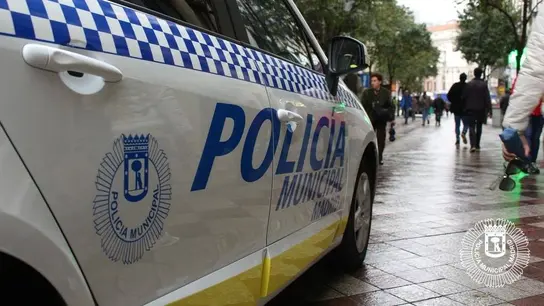 Detienen a un joven que asestó seis puñaladas a su pareja en Madrid Detienen a un joven que asestó seis puñaladas a su pareja en Madrid