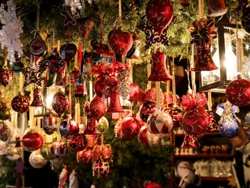 Imagen de archivo de una tienda de adornos de Navidad Imagen de archivo de una tienda de adornos de Navidad