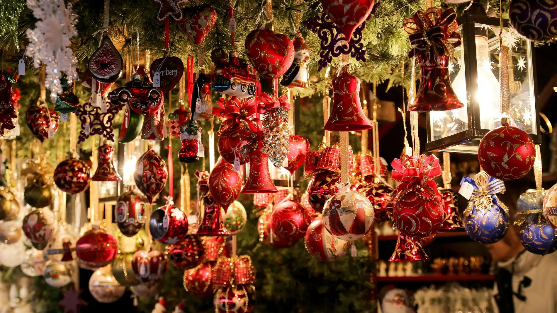 Imagen de archivo de una tienda de adornos de Navidad
