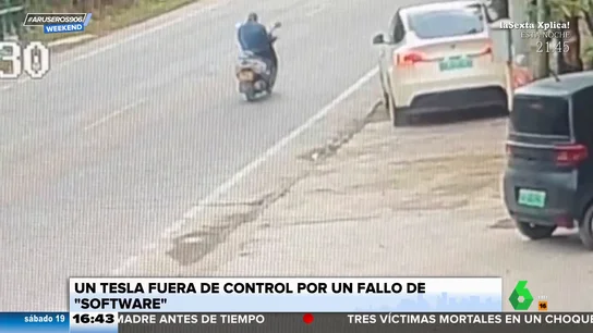 Así fue el accidente del Tesla fuera de control que chocó contra siete vehículos Así fue el accidente del Tesla fuera de control que chocó contra siete vehículos