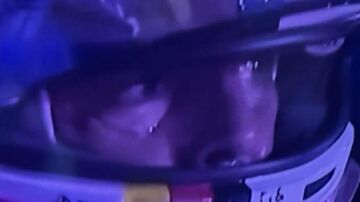 Fernando Alonso, ¿llorando tras su enésimo abandono con Alpine? 